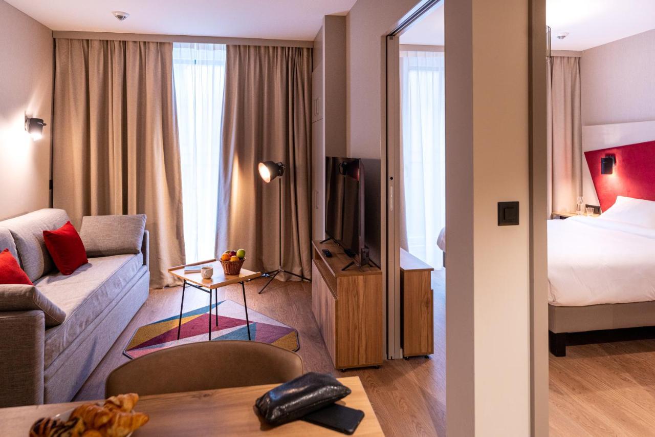 Adagio Center होटल के अलावा