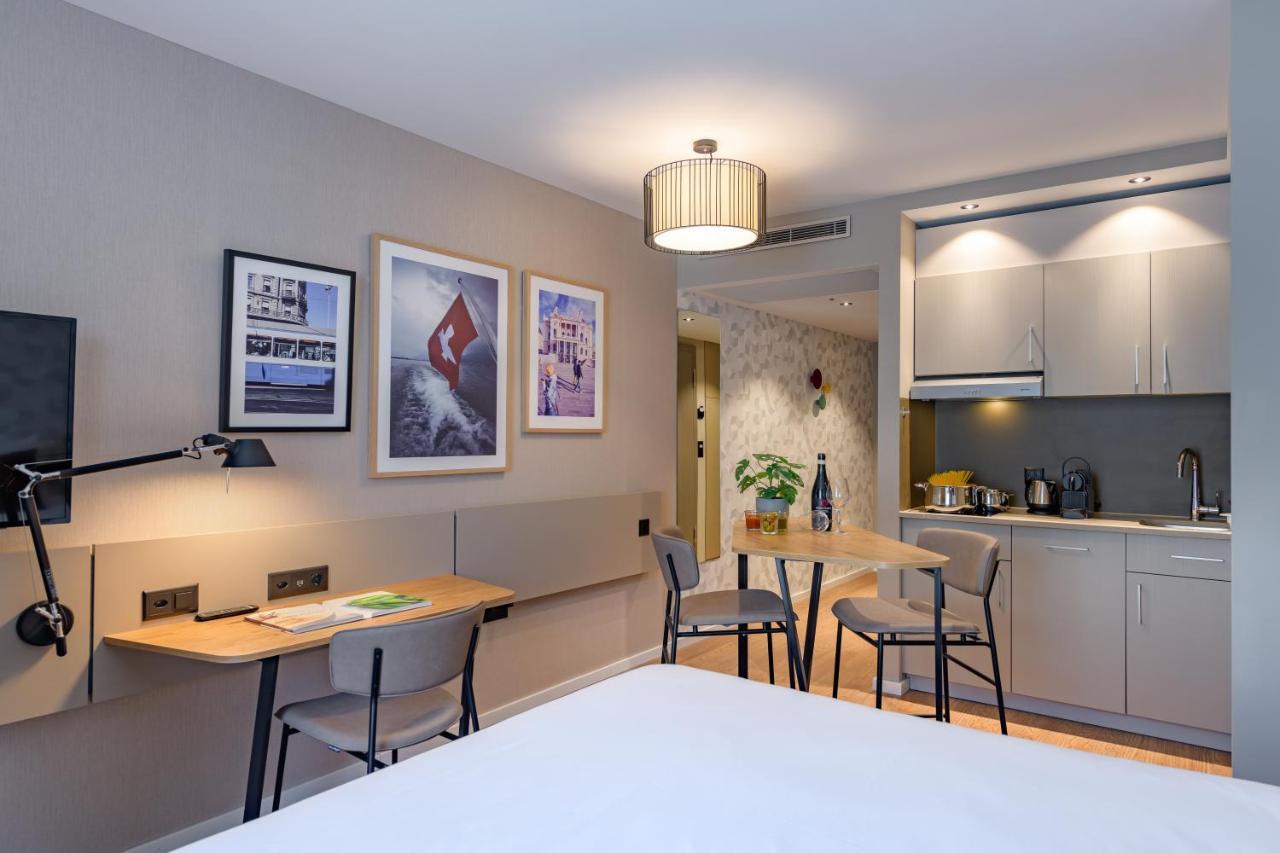 होटल के अलावा Adagio Center
