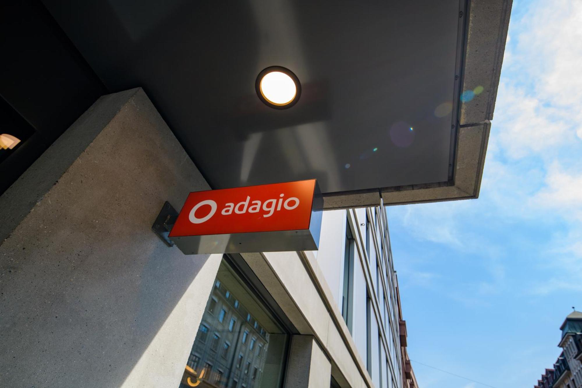 होटल के अलावा Adagio Center